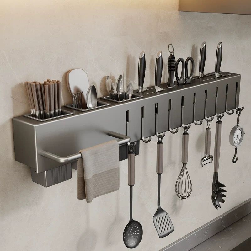 Suporte Magnético de Parede (Barra de Ferro): Organizador de Facas, Ganchos e Utensílios de Cozinha (O Fim do Caos na Gaveta e o Risco Zero)