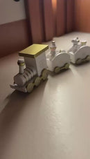 Trenzinho Locomotiva Retrô de Madeira: Enfeite de Natal Decorativo com Papai Noel (Peça Clássica e Durável)